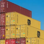 Abri métallique et conteneur 20 pieds : optimiser votre espace