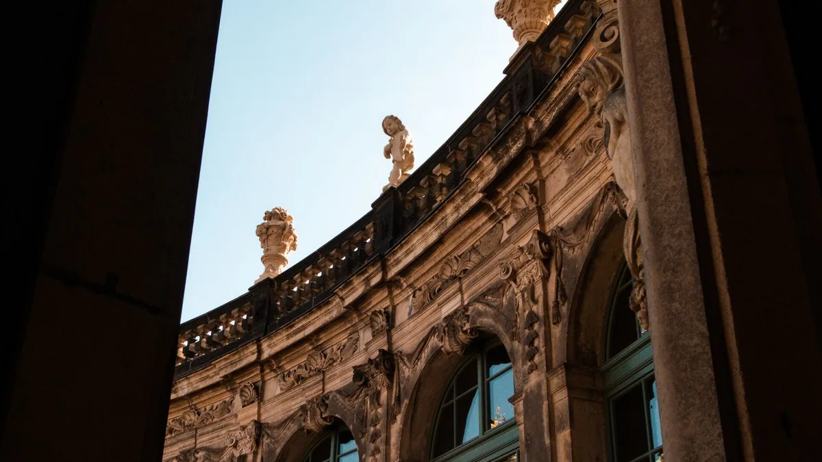 Agence SEO Toulouse : l'hôtel d'Assézat, monument Renaissance du centre de Toulouse