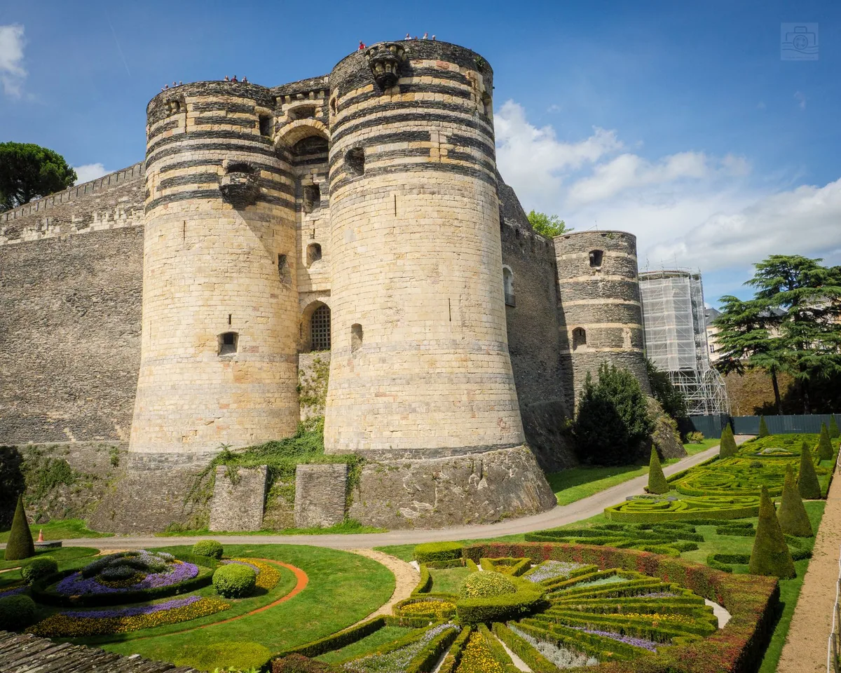 Agence web à Angers : le château d'Angers et ses jardins