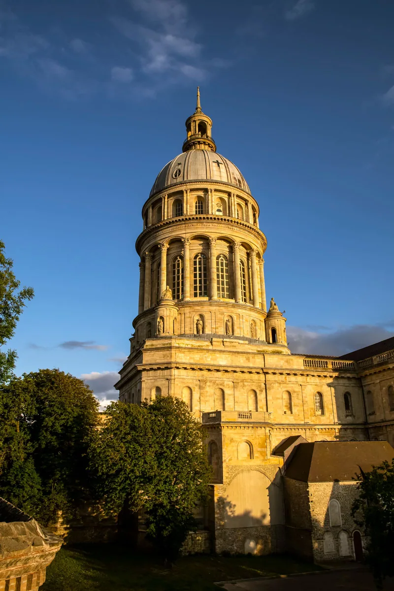 Agence web à Boulogne-sur-Mer : le dôme de la basilique Notre-Dame de Boulogne-sur-Mer