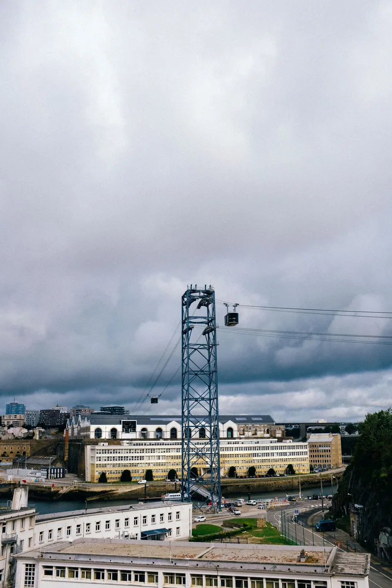 Agence web à Brest : le téléphérique au-dessus de la ville de Brest