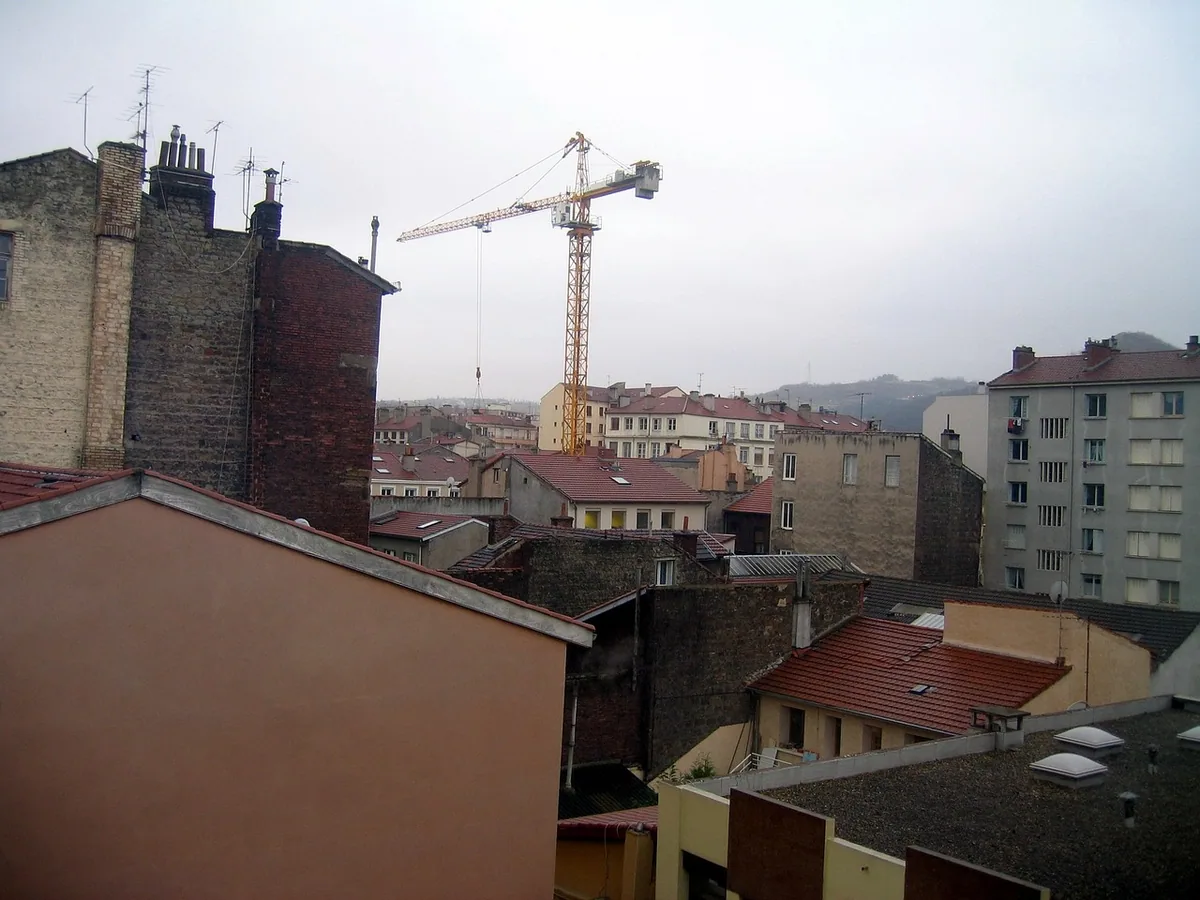 Agence web à Saint-Étienne : les toits de Saint-Étienne vus en panorama