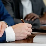 Définition d'une société : éléments, caractéristiques et types