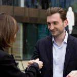 Comment faire connaître son entreprise : vitrine, web et réseaux