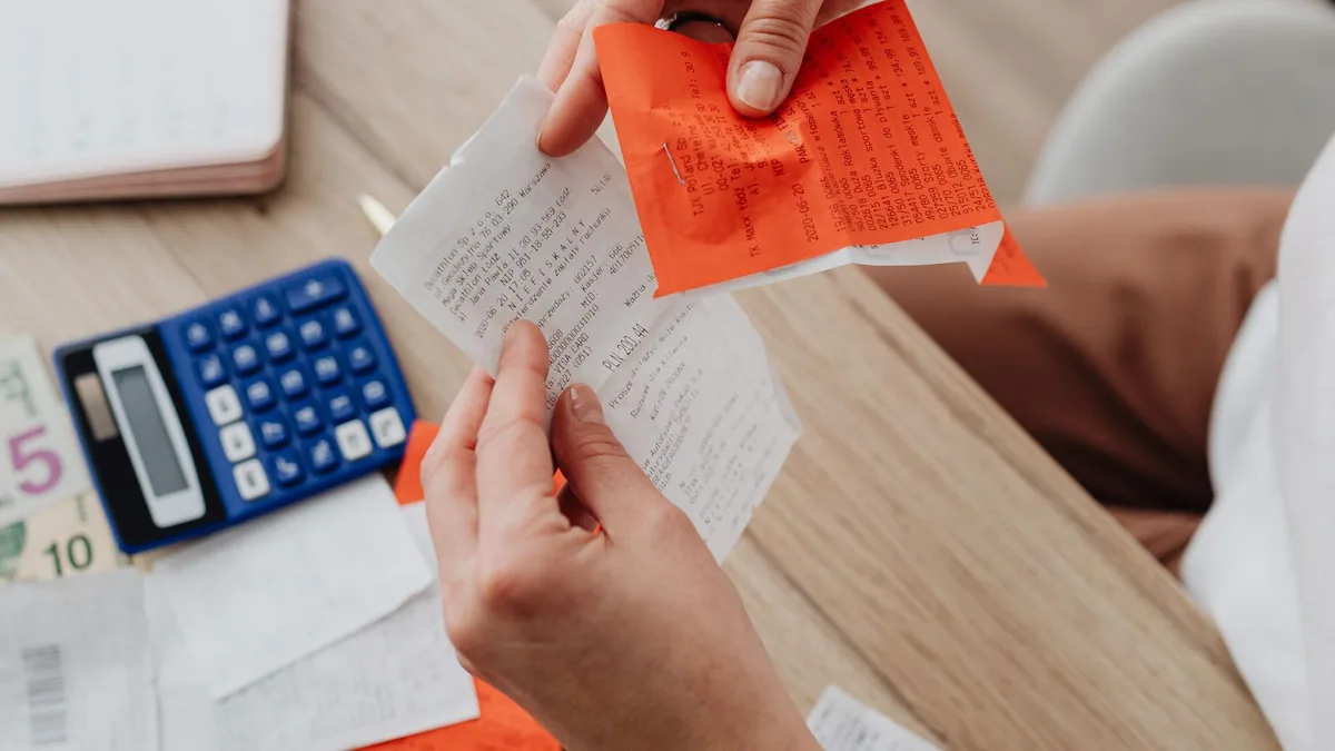régime micro-BNC : tenue du livre des recettes avec reçus et notes