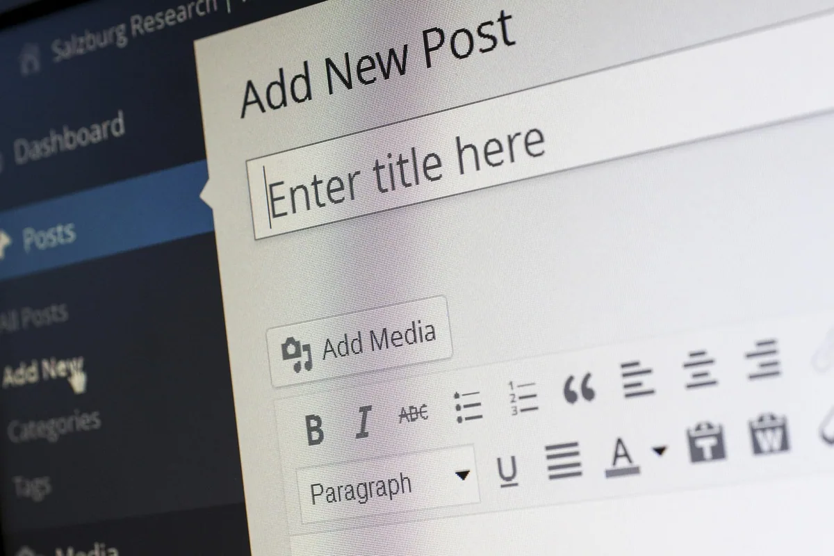 Création de site WordPress : écran de l'éditeur WordPress pour rédiger un nouvel article