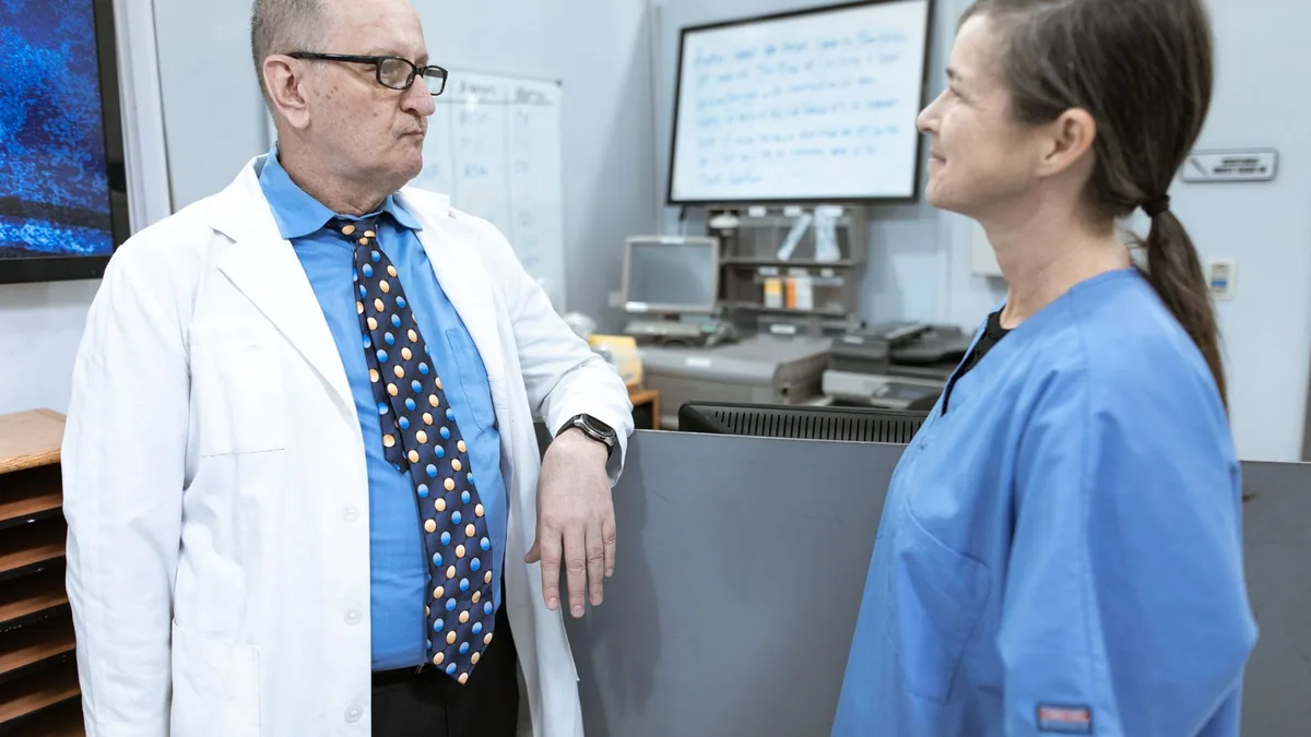 SELAS : des professionnels de santé échangent lors d'une réunion de cabinet