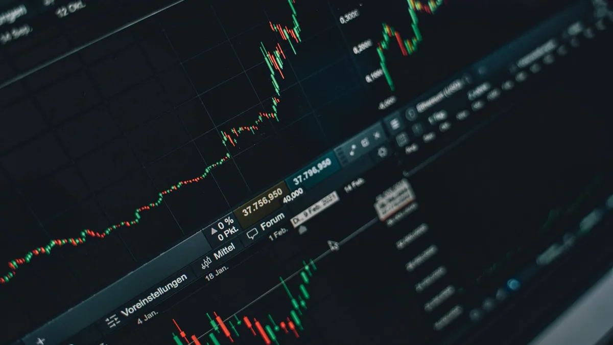 SEO et SEA : tableau de bord de statistiques sur un ordinateur portable